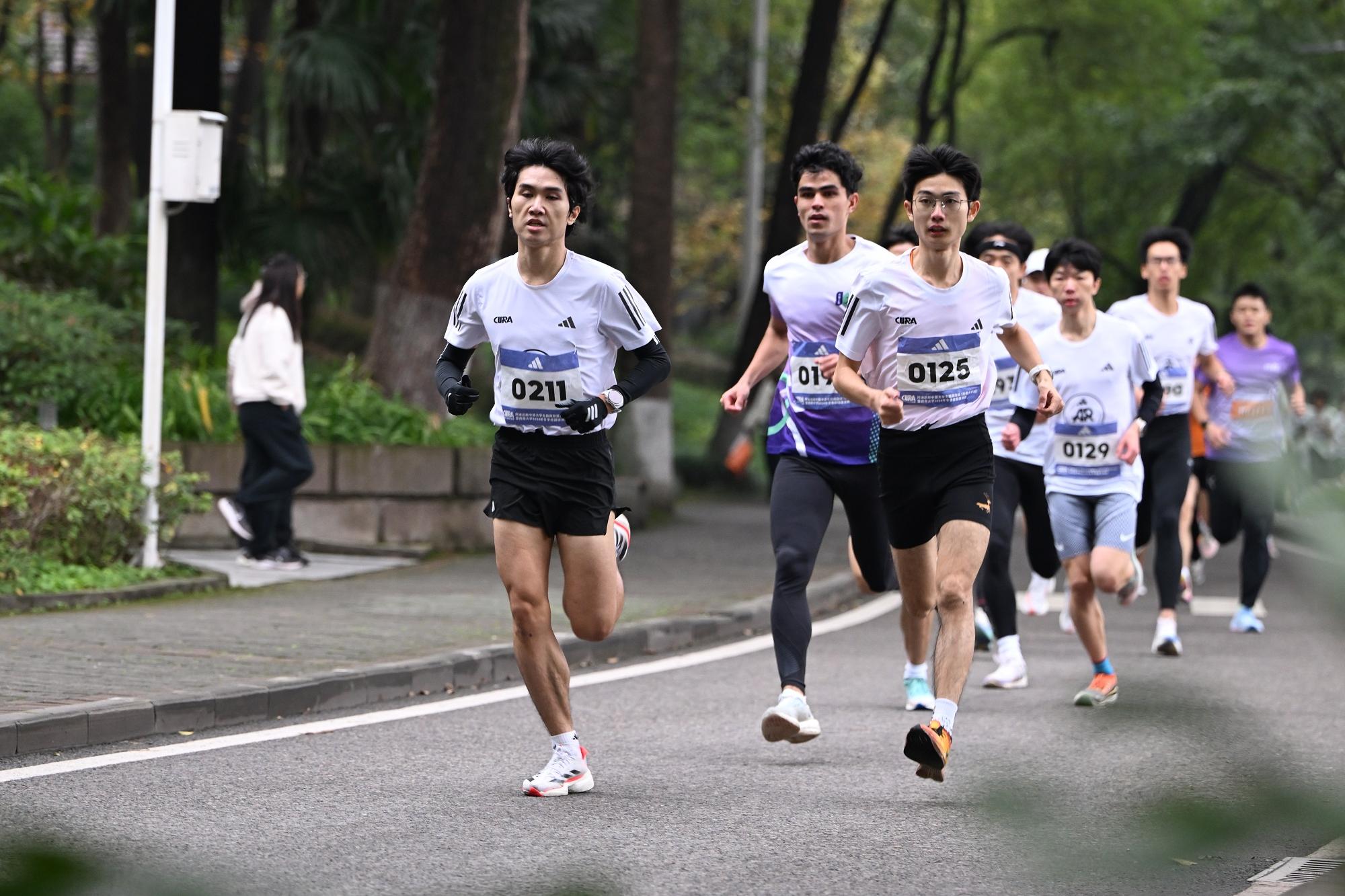 文件名称:12月6日,威廉希尔williamhill官网,5000余名师生校园健康跑。周久淞 摄.j.JPG原图大小:0.29MB